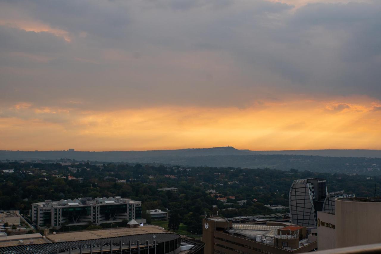 The Michelangelo Towers Hotel Sandton Exterior photo