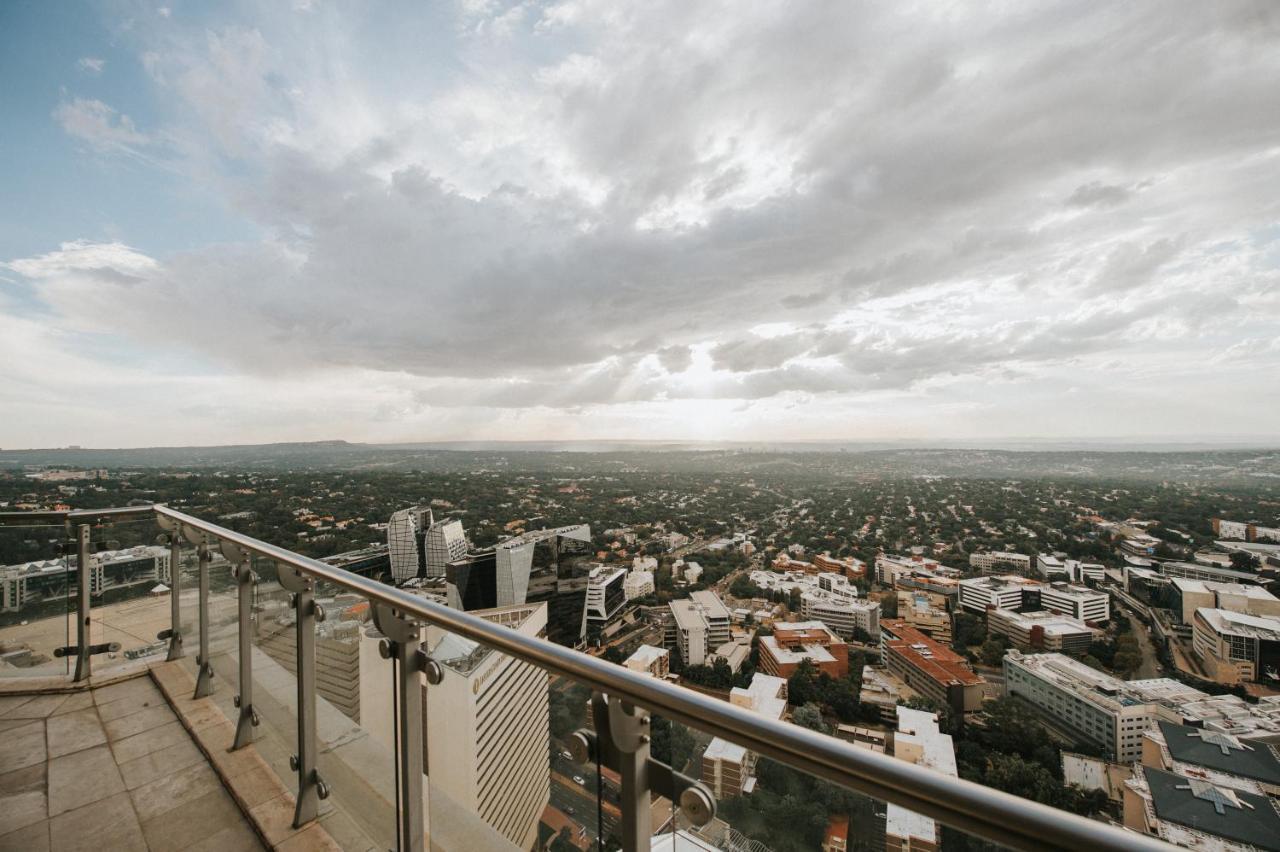 The Michelangelo Towers Hotel Sandton Exterior photo